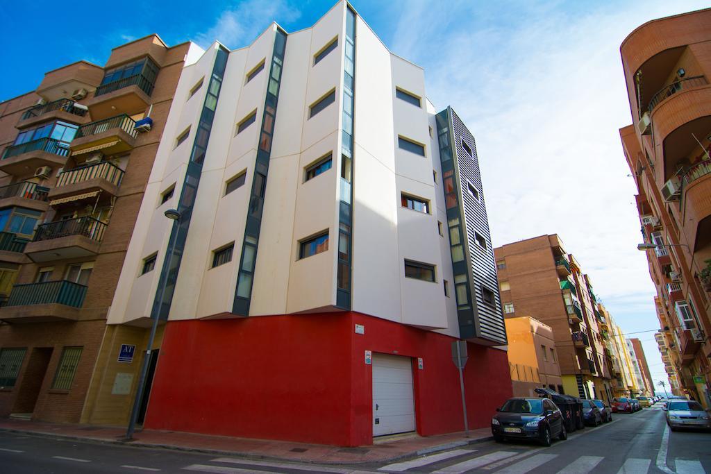 Apartamentos 16:9 Playa Suites Almería Kültér fotó